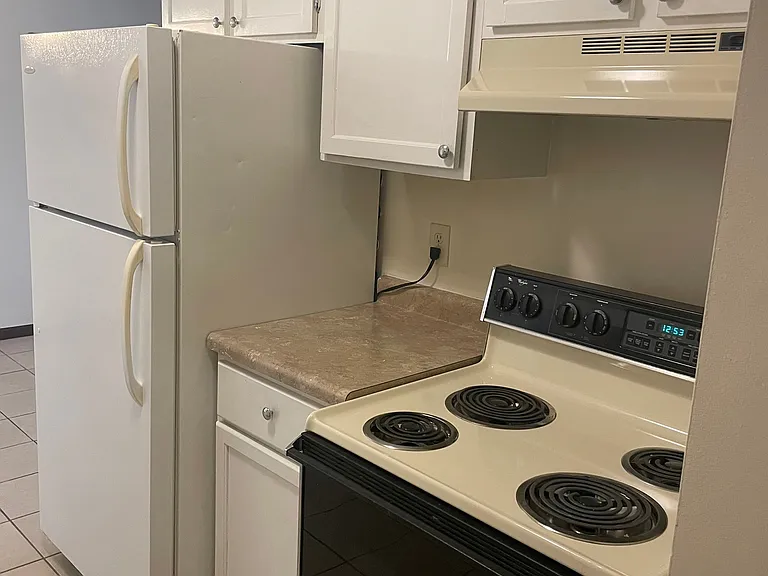 Pinecrest Apartments — Photo 23