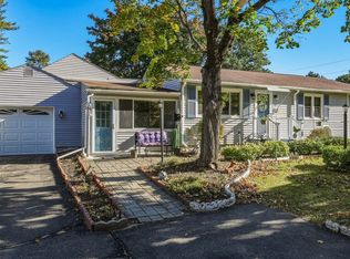 91 Batchelor St, Granby, MA 01033