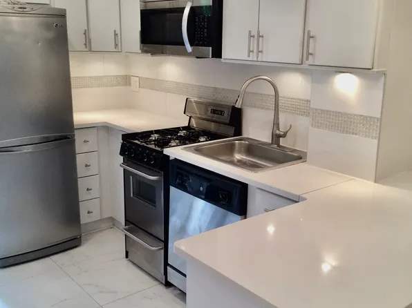 133 Street James's Place image 1 of 5