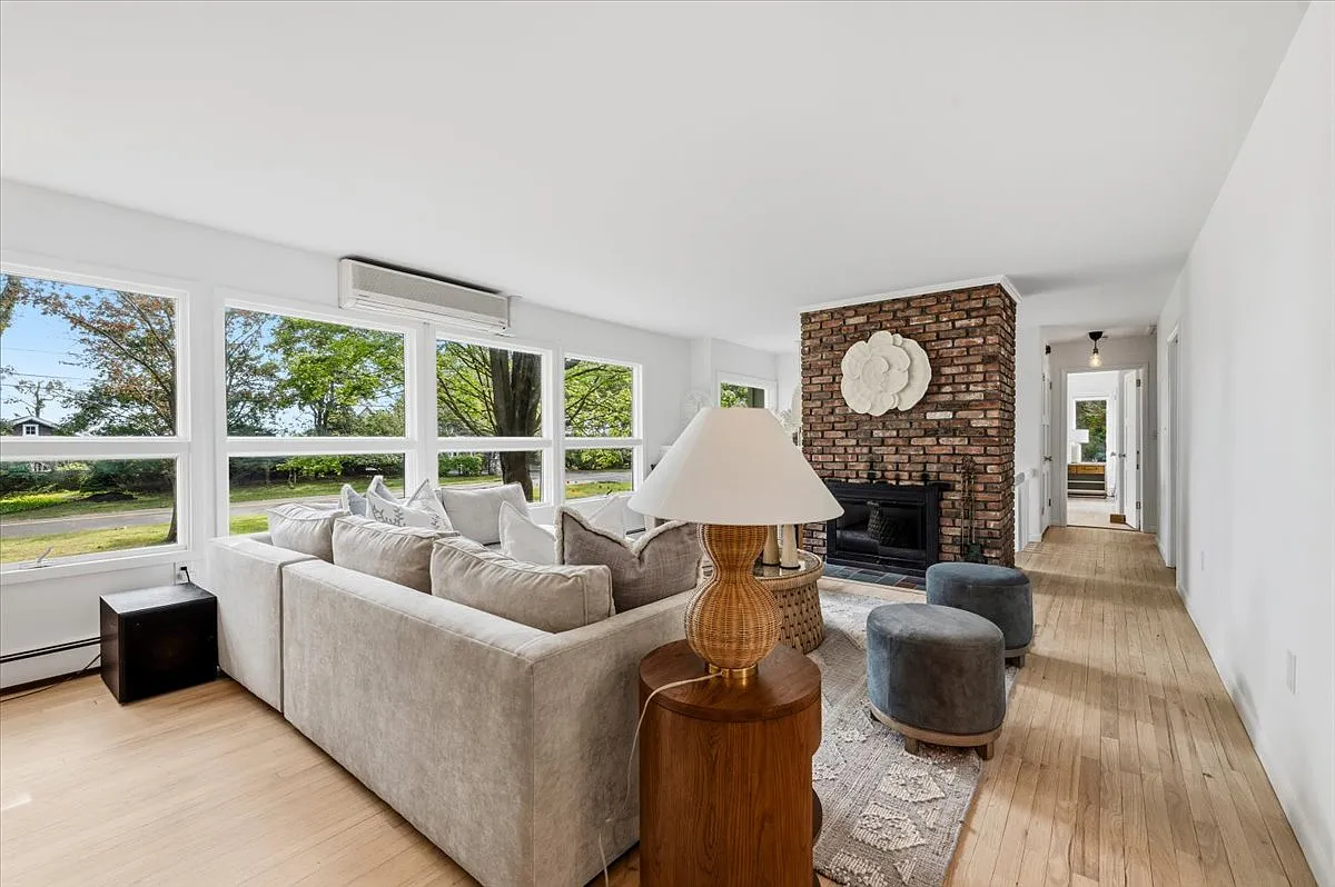 A Tranquil Shelter Island Retreat — Photo 4