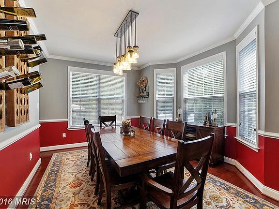 4th image of 114 Sylvan Ave