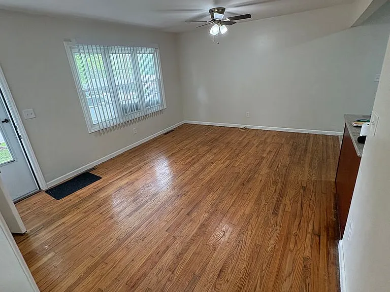 5517 Willow Ave — Photo 4