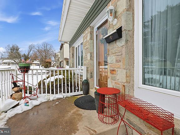 4th image of 161 Crockett Rd