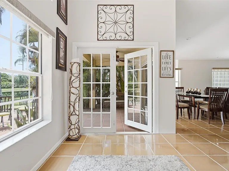 411 Bermuda Springs Dr — Photo 14