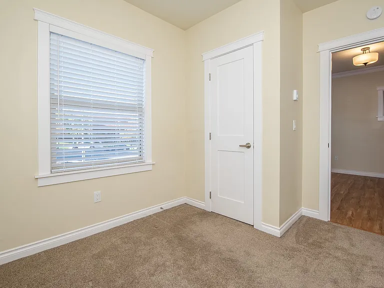 17 Saint Helens Ave — Photo 18