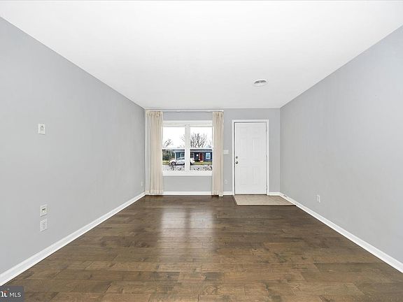 4th image of 345 Catoctin Ave