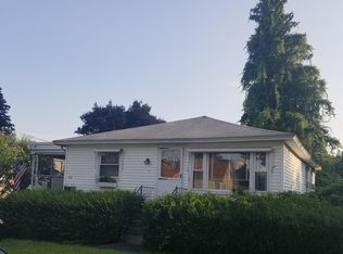 60 Farragut St, Lowell, MA 01854