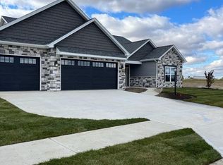 1894 Burnt Lake Dr, Fort Wayne, IN 46814