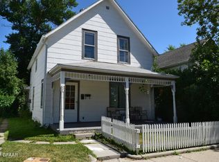 714 2nd Ave NE, Devils Lake, ND 58301