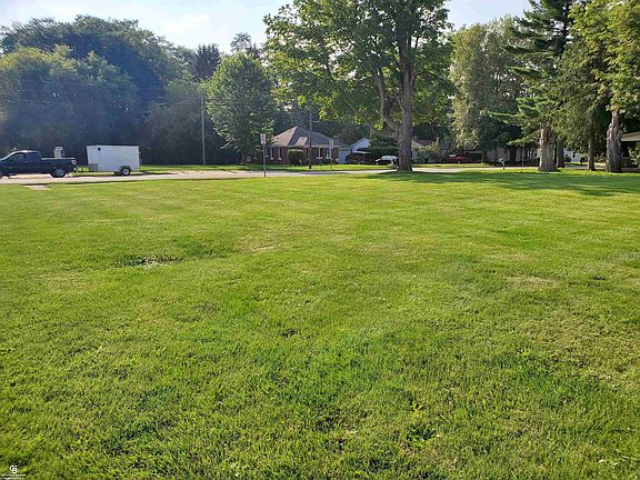 4th image of Main St