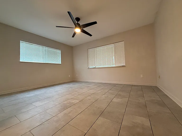 84 Lake Fairgreen Cir — Photo 21