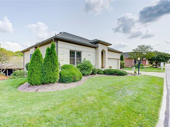 3rd image of 7188 Hartcrest Ln