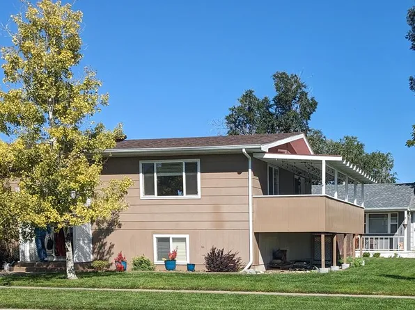 321 4th St W, Powell, WY 82435