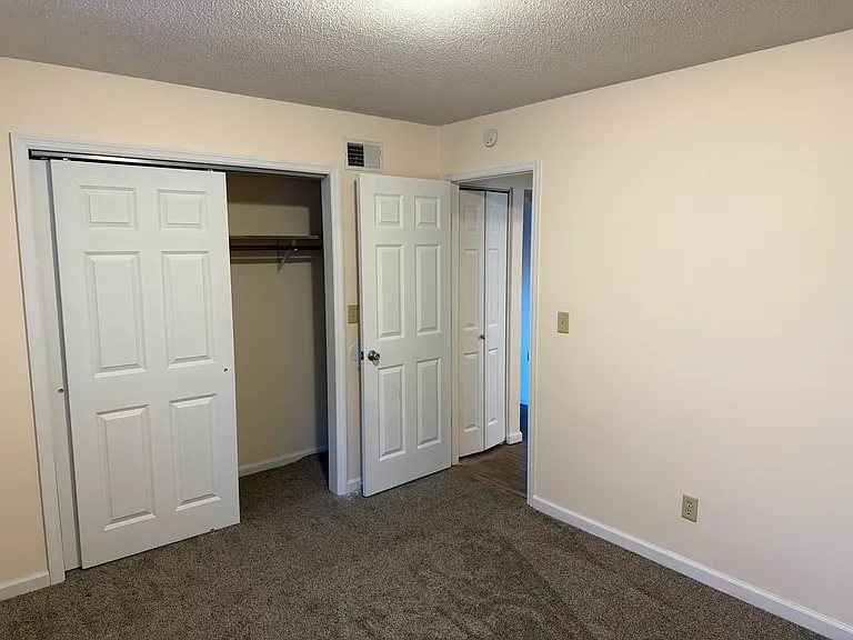 837 S 5th St #11 — Photo 5