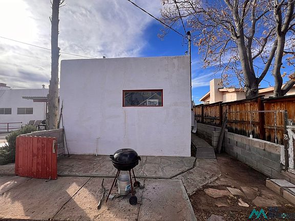4th image of 807 N Foch St