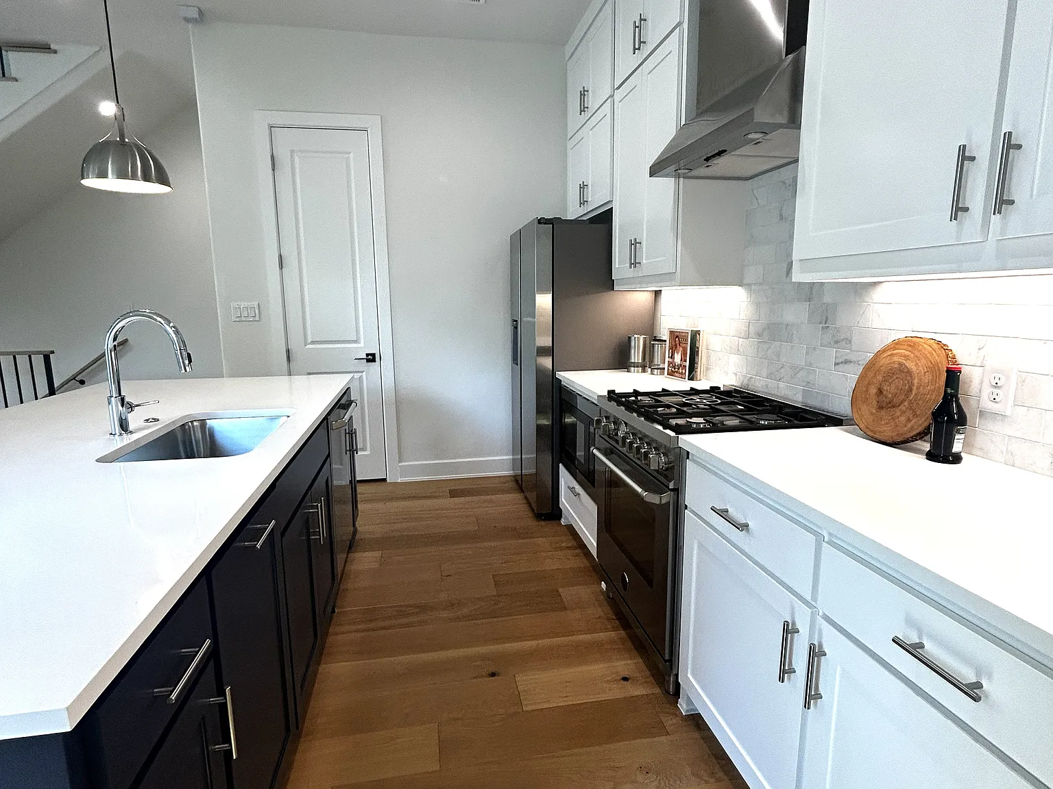 2 bed, 2.5 bath, 1628 sqft, $2,600 — Photo 2