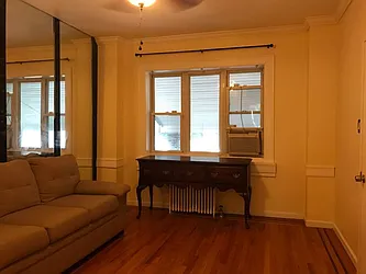 Rented by Zikos Realty Services