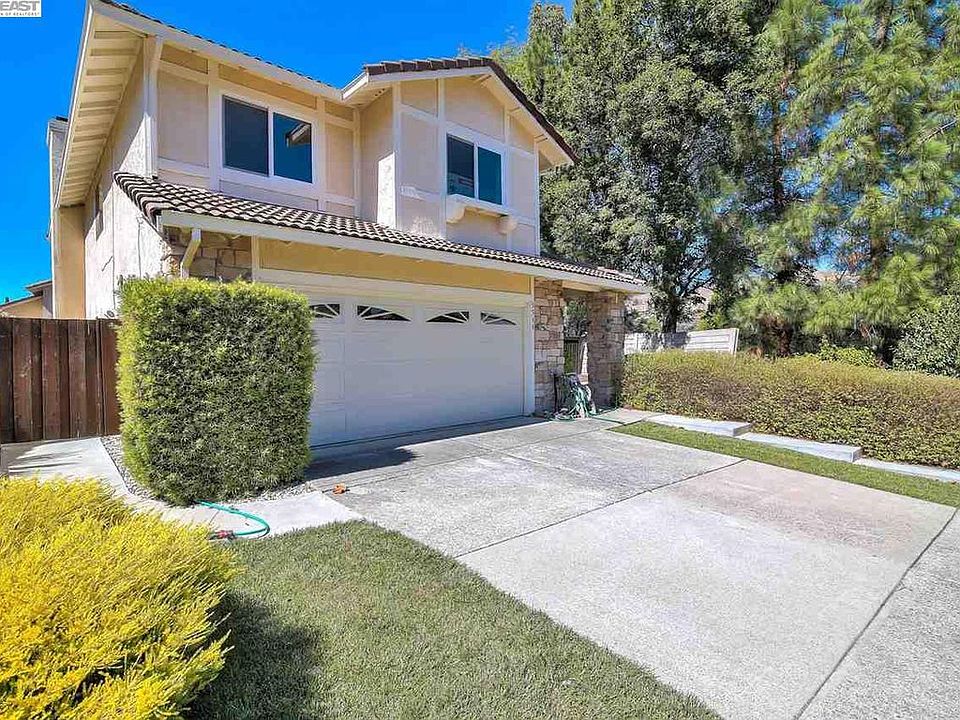 1st image of 5599 Woodview Dr