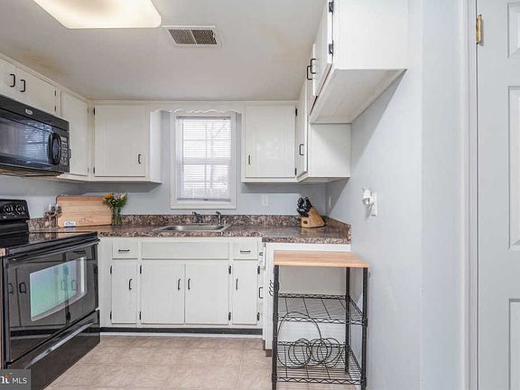 5th image of 5509 Peters Ln