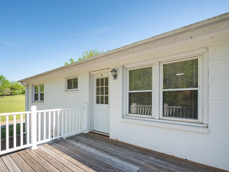 2561 Rutrough Rd — Photo 20