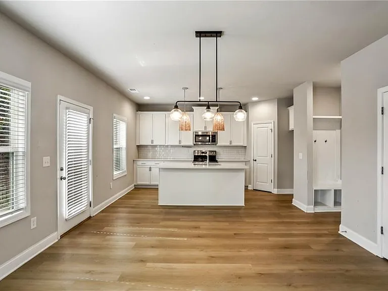 2099 Easterwood Ter — Photo 10