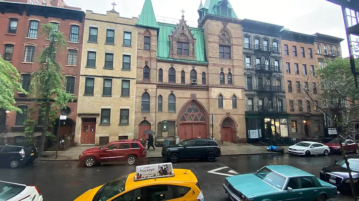 Rented by Douglas Elliman | media 13