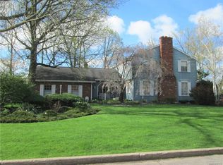 130 Independence Dr, Lockport, NY