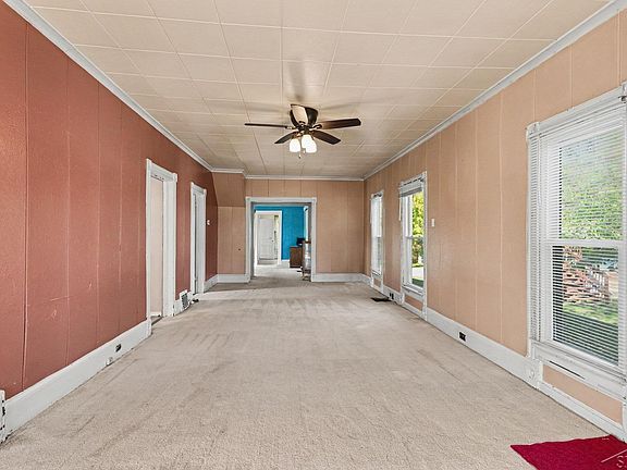 3rd image of 407 Cambrey St