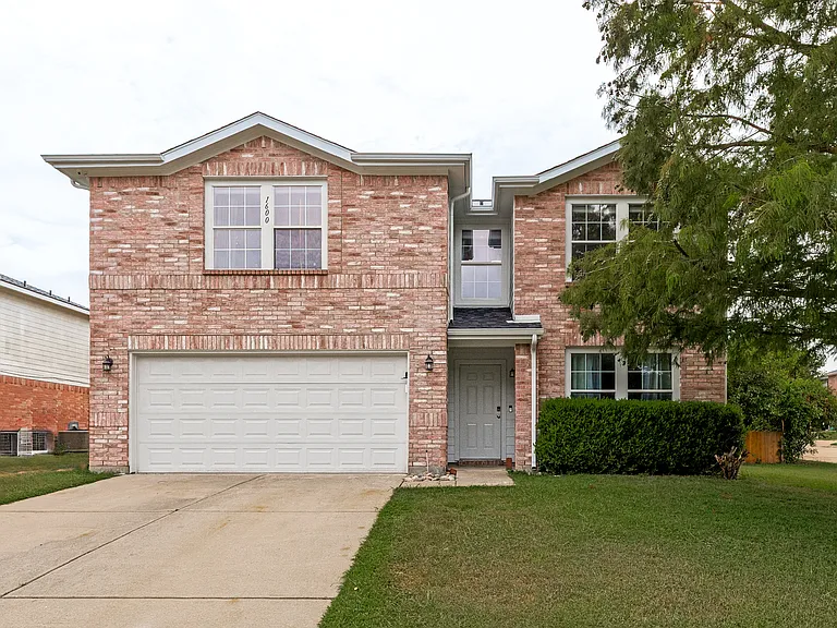 1600 Southridge Ln — Photo 6