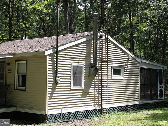 2nd image of 215 Wolfgang Ln