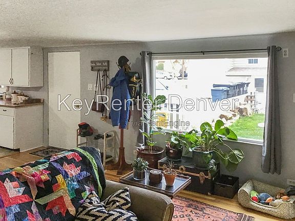 5th image of 812 5th St Unit C