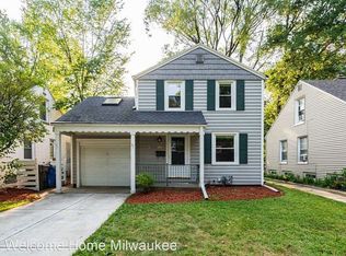 5123 N Bay Ridge Ave, Whitefish Bay, WI 53217