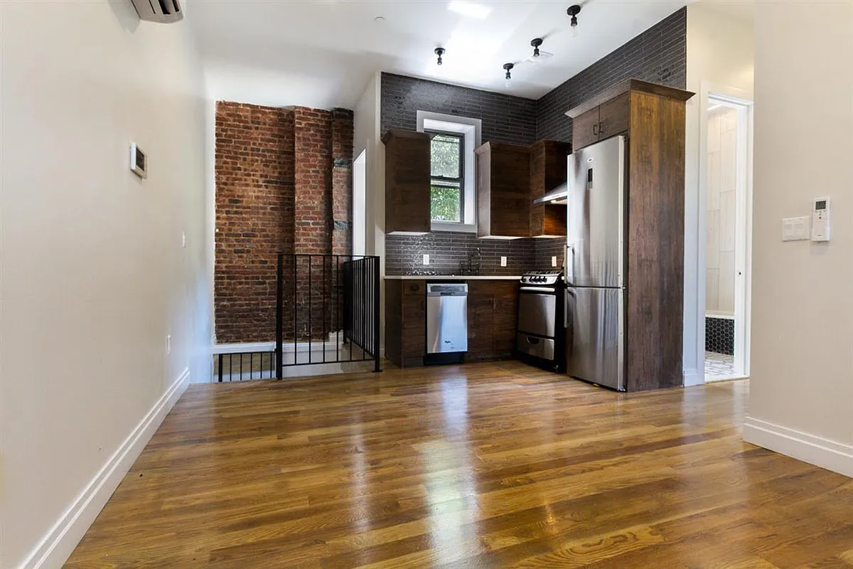 Building Photo - 752 Onderdonk Ave #3L