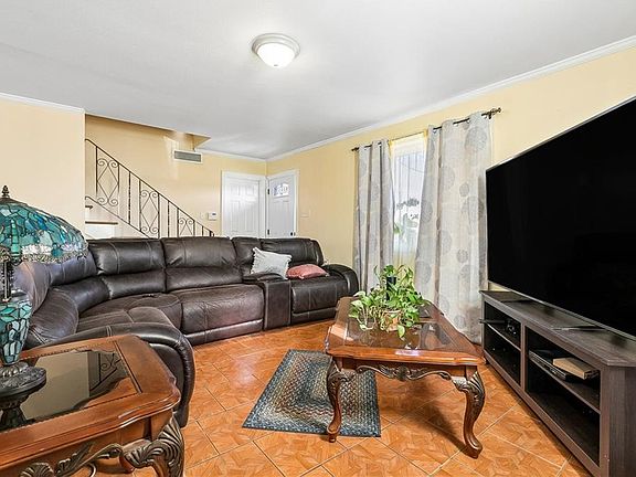 4th image of 10915 Curran Blvd