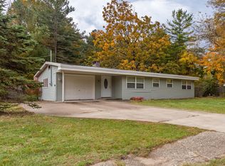 17972 N Shore Rd, Spring Lake, MI 49456