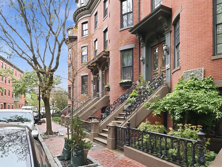 125 Pembroke St #PENTHOUSE — Photo 1