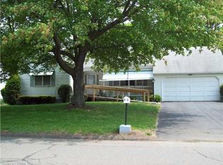 45 Jeffrey Ln, Meriden, CT 06451