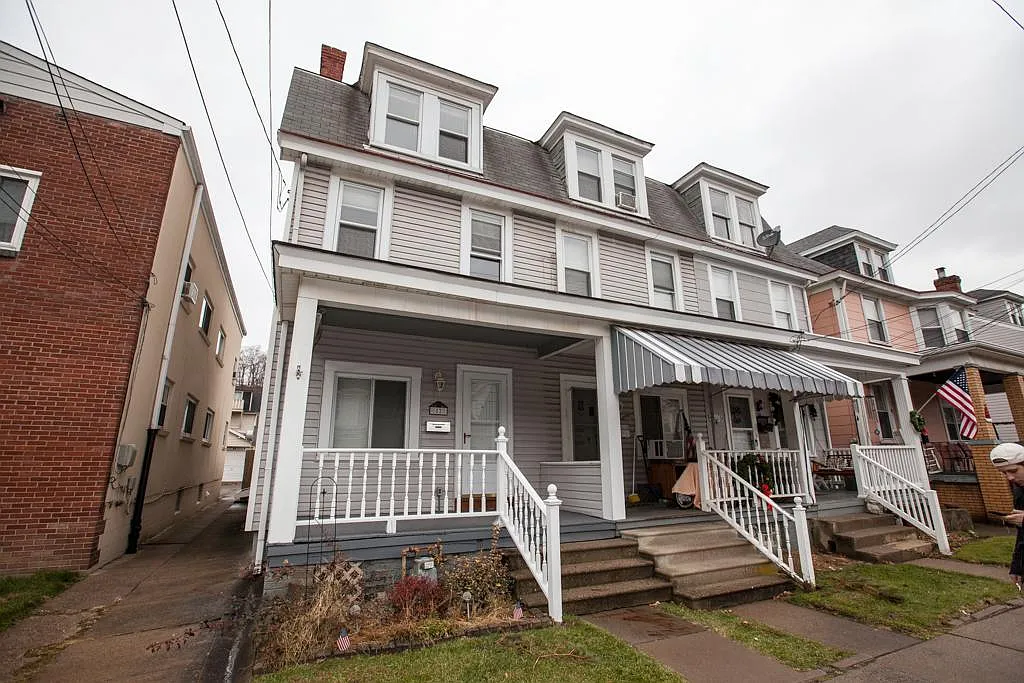 4 bed, $1,500 — Photo 1