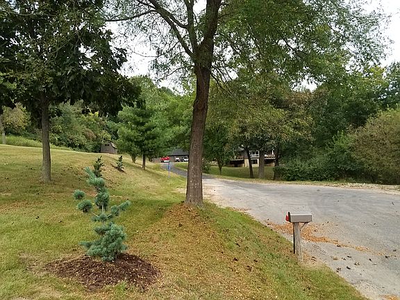 5th image of 22998 Badger Ln