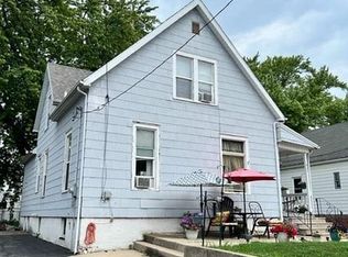 937 W Macarthur Ave, Bloomington, IL