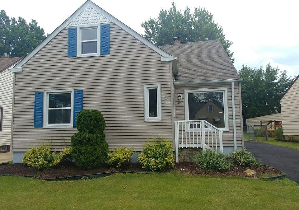 1st image of 467 E 272nd St