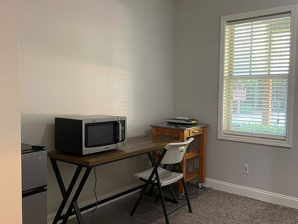 2nd image of 1964 Sterling Oaks Cir
