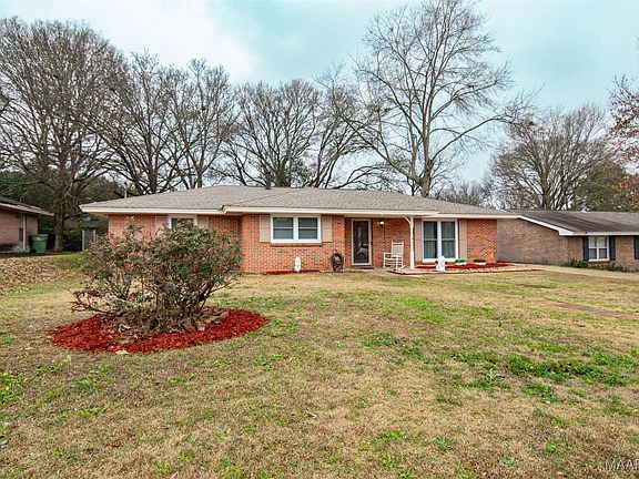 2nd image of 233 W Vanderbilt Loop