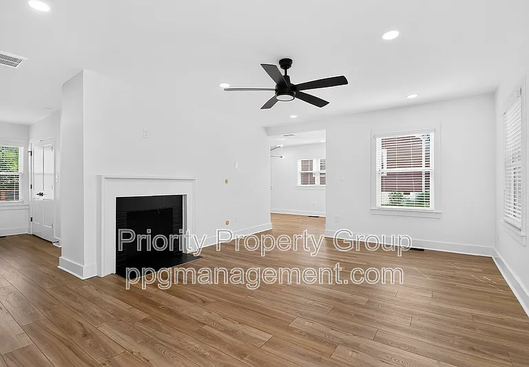 1033 Drummond Ave — Photo 12