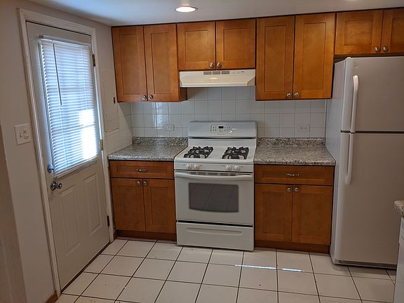 2nd image of 518 Meadow Green Ln