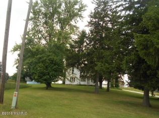 22308 Featherstone Rd, Sturgis, MI 49091