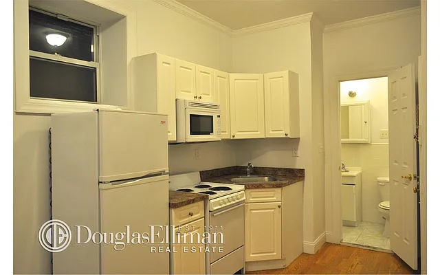 Rented by Douglas Elliman | media 3