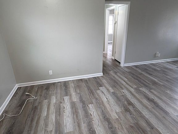 5th image of 2407 NW Lindy Ave