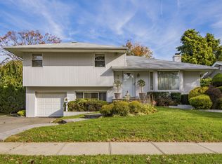 54 Magnolia Ln, Jericho, NY 11753