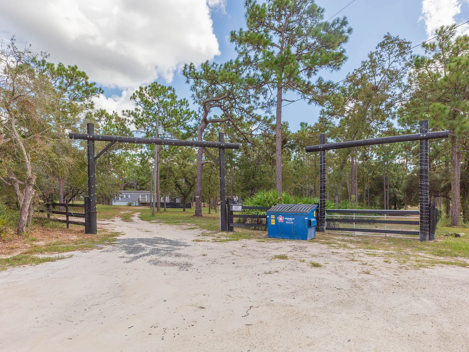 3 bed, 1152 sqft, $2,050 — Photo 3